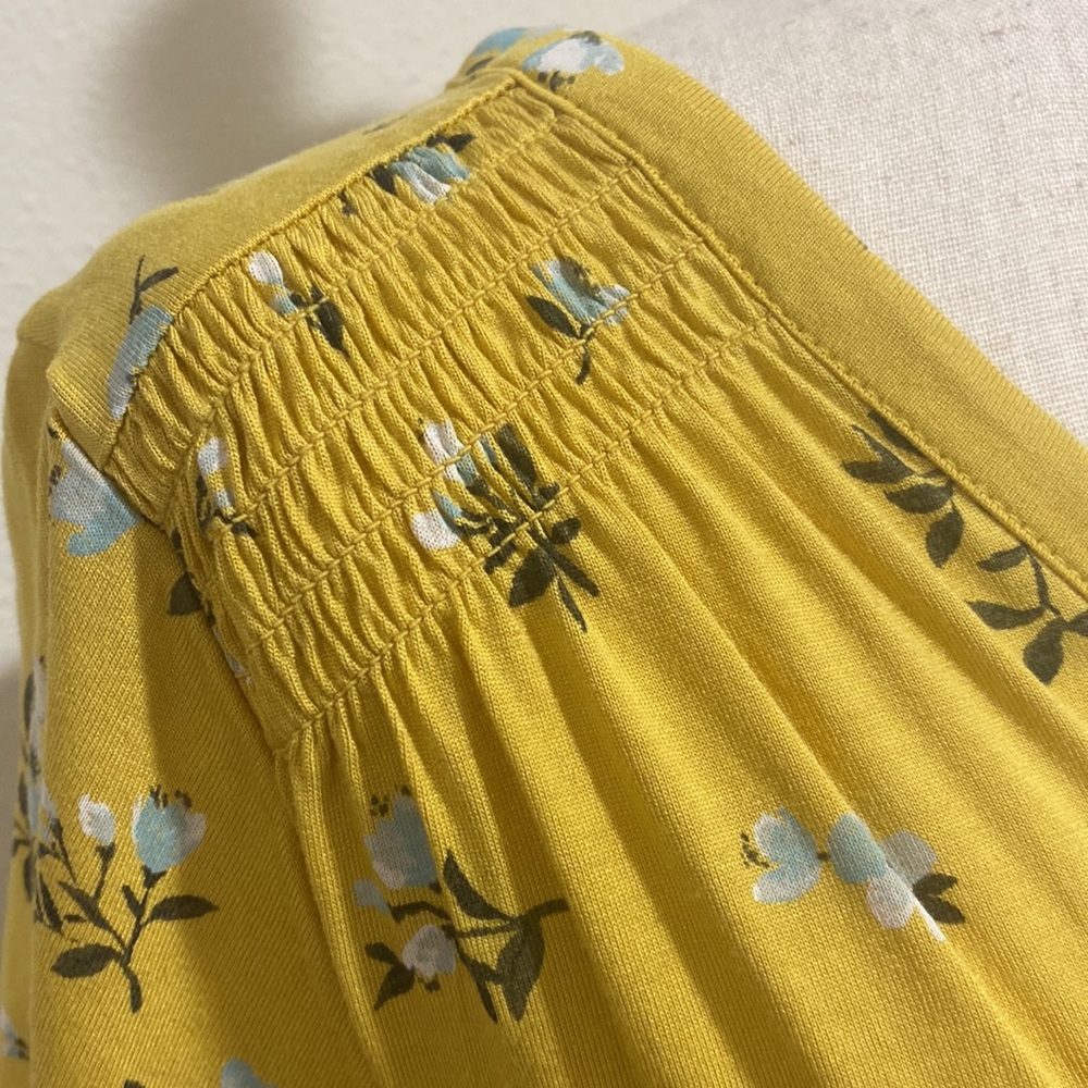 OLD NAVY FLORAL TOP - Picture 3 of 7